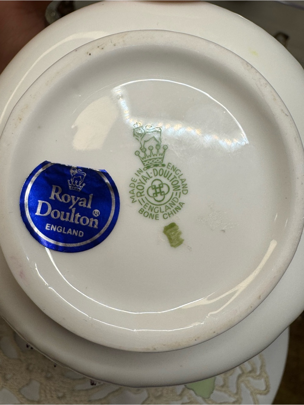 Vintage Royal Dolton England Porcelain Floral Centerpiece - Picture 6 of 11